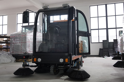 榮事達(dá)駕駛式掃地機(jī) 榮事達(dá)RS-CAR180 駕駛式掃地機(jī).jpg